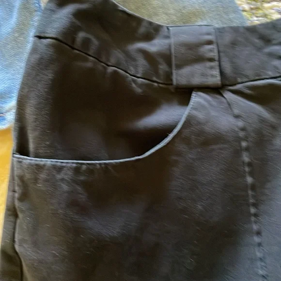 Bundle of two size 16 pants. Levi jeans and Style & Co shorts - Picture 9 of 9